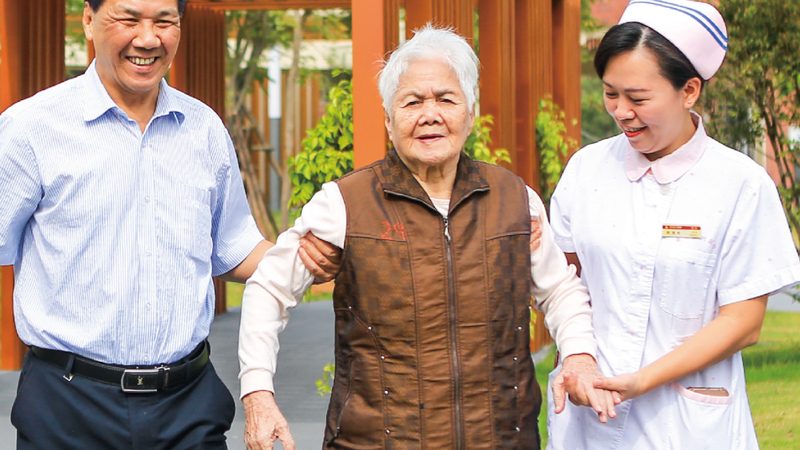 家庭老人陪护服务哪家好