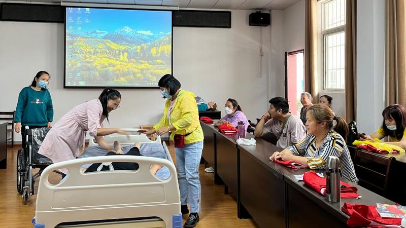 智慧养老上门服务：政府补贴背后的故事